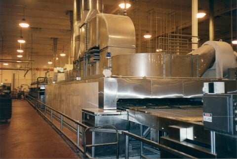 Industrial bakery oven and conveyor
