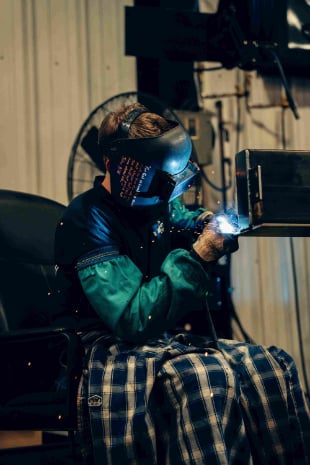 Welding a stainless component