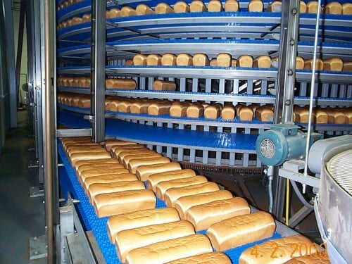Bread on traveling carriers