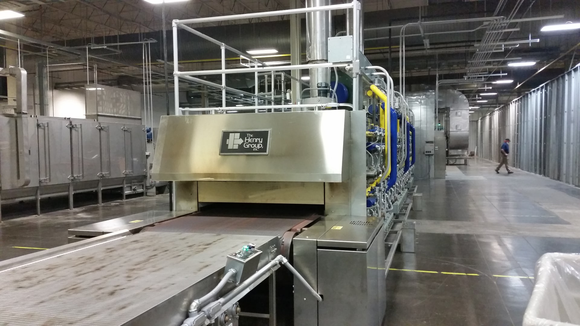 Meter-wide direct gas-fired hearth-plate tunnel oven built by THG for a pita chip producer