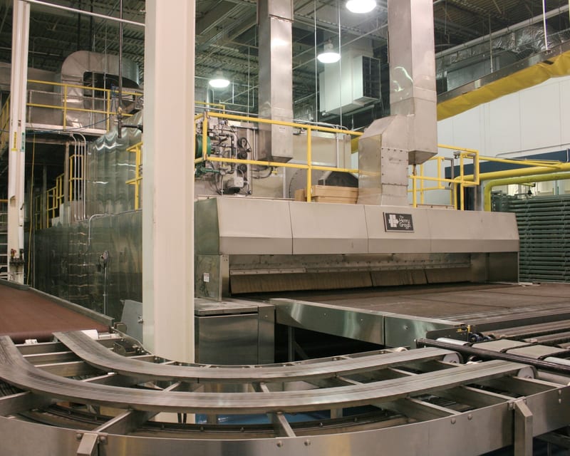 THG tunnel oven with loading and transfer conveyors