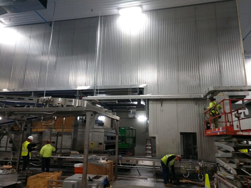 Traveling-tray proofer enclosure and lower transfer equipment